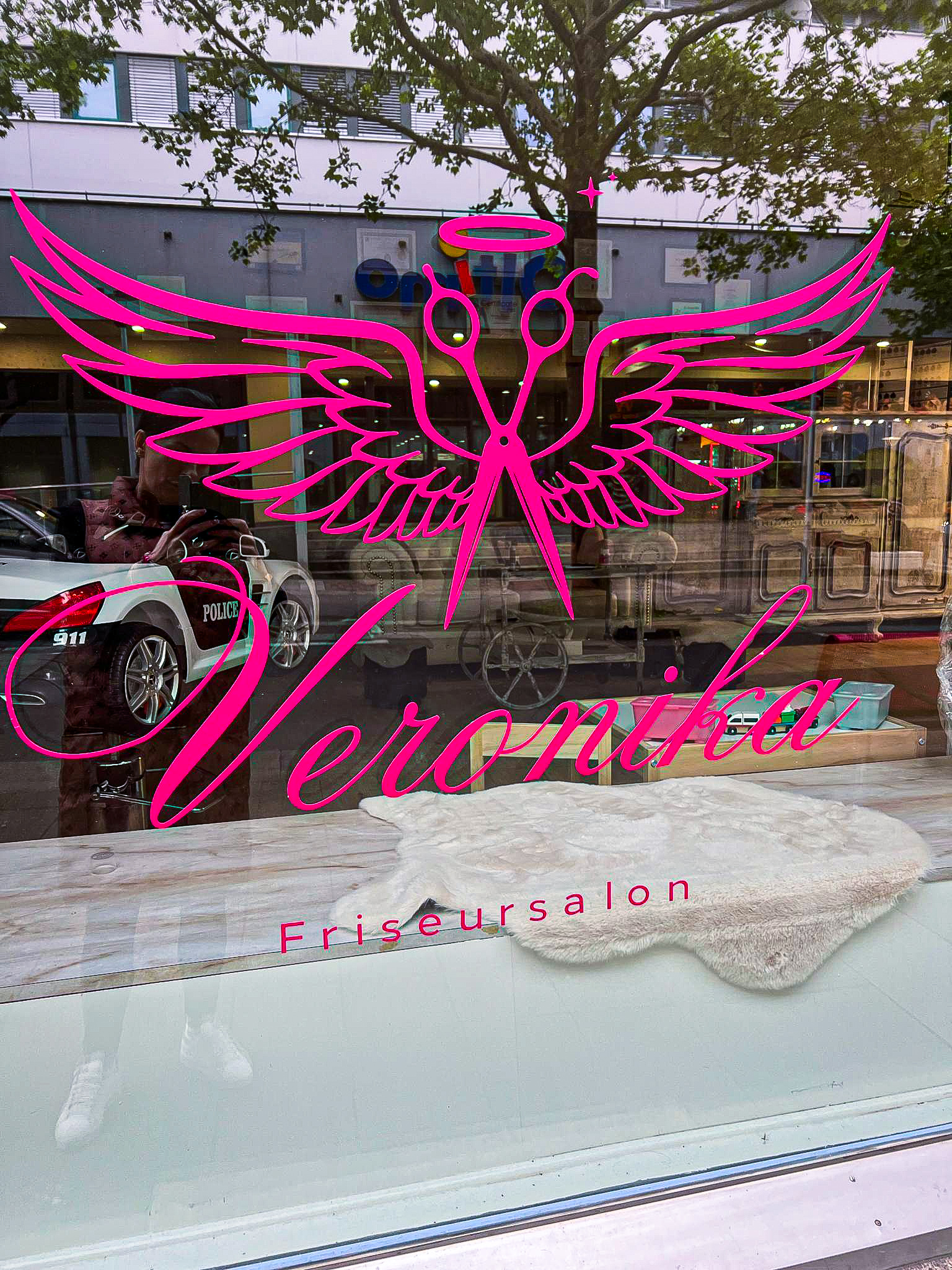 Schaufenster_VERONIKA schaufenster veronika - Beschriftung